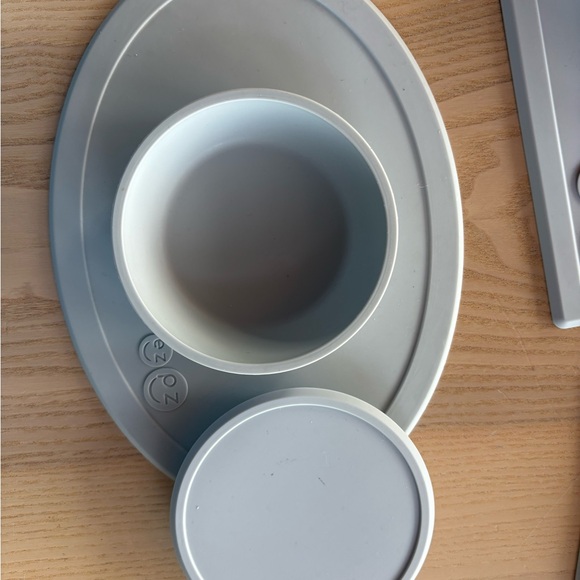 ezPZ Gray Suction Placemat and Bowl Set for Kids - Picture 2 of 4